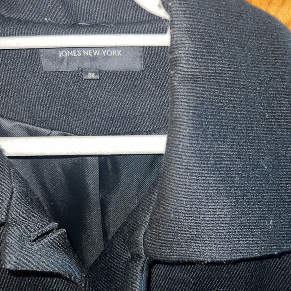 Dress coat. - Picture 4 of 7